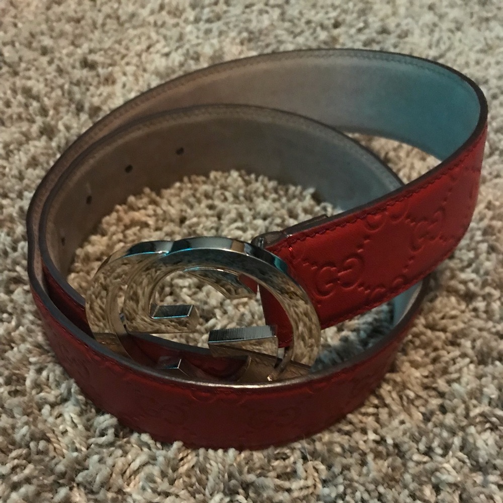 Red Gucci belt